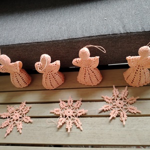4 db horgolt angyalka + 3 db horgolt hópehely  - karácsony - karácsonyi lakásdekoráció - karácsonyfadíszek - Meska.hu