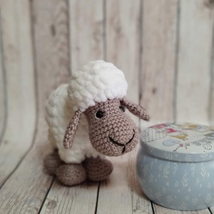 Amigurumi technikával horgolt bárány - játék & sport - plüssállat & játékfigura - plüss bárány - Meska.hu