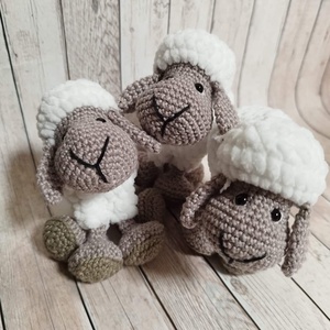 Amigurumi technikával horgolt bárány - játék & sport - plüssállat & játékfigura - plüss bárány - Meska.hu
