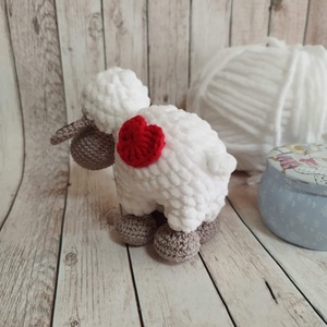Amigurumi technikával horgolt bárány - játék & sport - plüssállat & játékfigura - plüss bárány - Meska.hu