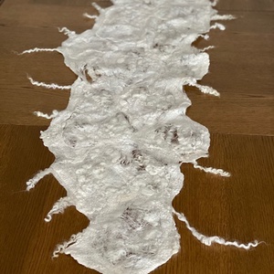 Nemezelt feher csipkeszeru konnyu gyapju sal - ruha & divat - sál, sapka, kendő - sapka & sál szett - Meska.hu