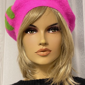 Pink kezzel nemezelt gyapju barett - Meska.hu