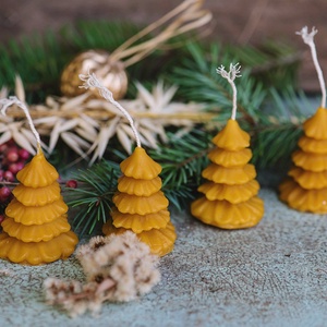 Karácsonyfa gyertya - karácsony - karácsonyi lakásdekoráció - karácsonyi illatgyertya, mécses - Meska.hu