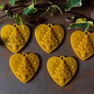 Fenyőfás   szív  /karácsonyfadísz/ - karácsony - karácsonyi lakásdekoráció - karácsonyfadíszek - Meska.hu