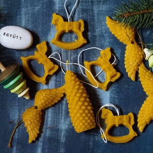  Karácsonyfadíszek tobozzal, Művészet, Más művészeti ág, Gyertya-, mécseskészítés, MESKA