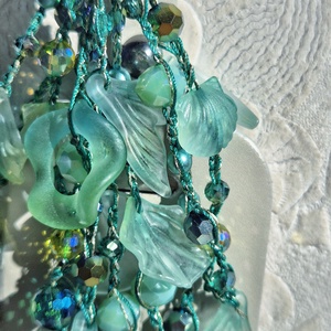 Türkiz arany gyöngy táskaékszer,  táskadísz. - táska & tok - kulcstartó & táskadísz - táskadísz - Meska.hu Türkiz arany gyöngy táskaékszer,  táskadísz. - táska & tok - kulcstartó & táskadísz - táskadísz - Meska.hu