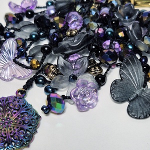 Fekete, lila irizáló színű, táskaékszer, táskadísz, mandala dísszel. , Táska & Tok, Kulcstartó & Táskadísz, Táskadísz, Gyöngyfűzés, gyöngyhímzés, Horgolás, MESKA