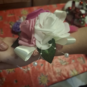 �Csuklócsokrok� - otthon & életmód - virágdekoráció - virágok - virágcsokor - Meska.hu