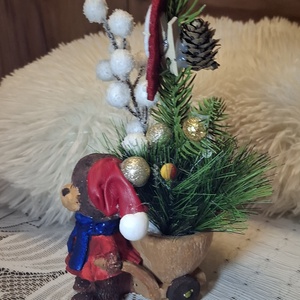 �Macimikulás kisszekérrel és műfenyő ágakkal� - karácsony - karácsonyi lakásdekoráció - karácsonyi lakásdíszek - Meska.hu