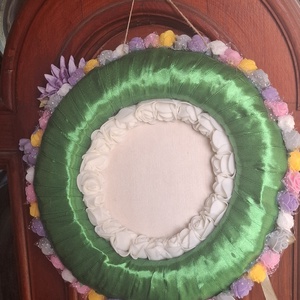 �Nagyméretű színes, vidám hangulatú tavaszi kopogtató� - otthon & életmód - virágdekoráció - virágdíszek - dekor koszorúk, kopogtatók - Meska.hu