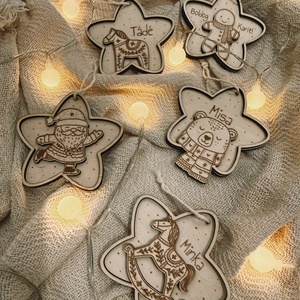 Egyedi névvel gravírozható fa karácsonyfadísz  csillag forma - Meska.hu