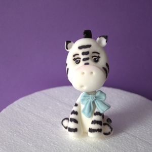 Egyedi zebra  cukorfigura - Kézzel készített tortadísz gyerek szülinapi tortákhoz, Otthon & Életmód, Konyhafelszerelés, tálalás, Sütés, főzés, Sütidísz, Gyurma, MESKA