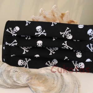 Koponyás maszk, fülkímélő, zsebes, mikrózható, mosható - Meska.hu