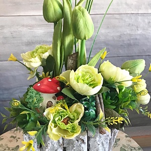 Zöld mű tulipános asztaldísz - Meska.hu