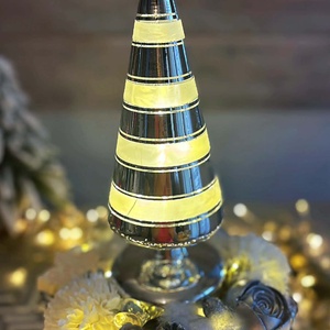 Modern ezüst ledes fenyőfa karácsonyi asztaldísz - karácsony - adventi díszek - adventi asztaldísz - Meska.hu