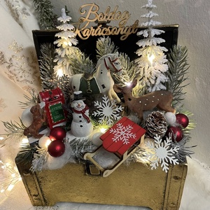 Arany ládikás karácsonyi asztaldísz, Karácsony, Adventi díszek, Adventi asztaldísz, Virágkötés, MESKA