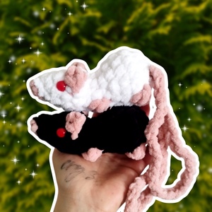 Horgolt patkány / oposszum táskadísz � kézzel készült amigurumi plüss, több színben - táska & tok - kulcstartó & táskadísz - táskaakasztó - Meska.hu