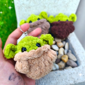 Horgolt űrbébi kulcstartó � kézzel készült amigurumi figura, több színben - táska & tok - kulcstartó & táskadísz - kulcstartó - Meska.hu
