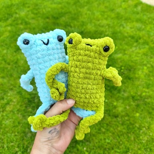 Horgolt hosszúlábú béka plüss (Leggy Frog) � kézzel készült színes amigurumi figura - játék & sport - plüssállat & játékfigura - béka - Meska.hu