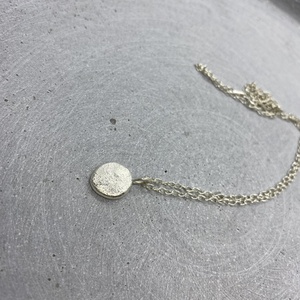 Minimalista ezüst medál  és nyaklánc(3.) - ékszer - nyaklánc - bogyós nyaklánc - Meska.hu