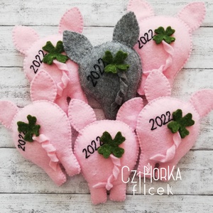 Szerencsehozó malacpopó hűtőmágnes - Ibolya266038 részére - Meska.hu