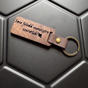 Gravírozott fa kulcstartó - Meska.hu