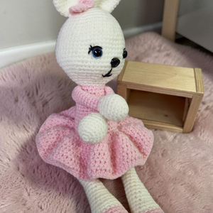 Horgolt amigurumi nyuszilány - egyedi ajándék, választható színekben - játék & sport - plüssállat & játékfigura - nyuszi - Meska.hu