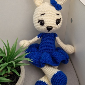 Horgolt amigurumi nyuszilány - egyedi ajándék, azonnal vihető - játék & sport - plüssállat & játékfigura - nyuszi - Meska.hu