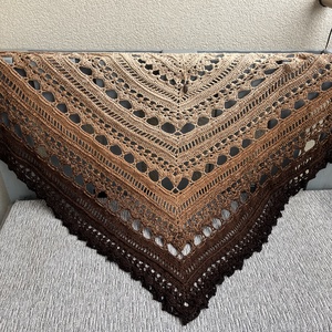 Barna horgolt kendő, Ruha & Divat, Sál, Sapka, Kendő, Vállkendő, Horgolás, MESKA