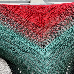 Piros-türkiz horgolt kendő - ruha & divat - sál, sapka, kendő - vállkendő - Meska.hu