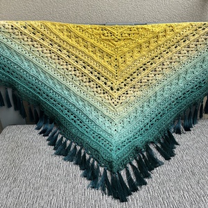 Sárga-türkiz horgolt kendő, Ruha & Divat, Sál, Sapka, Kendő, Vállkendő, Horgolás, MESKA