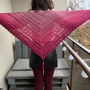 Rózsaszín horgolt kendő - ruha & divat - sál, sapka, kendő - vállkendő - Meska.hu