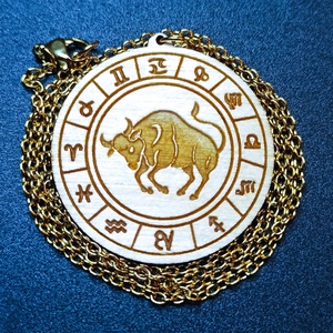 Bika horoszkópos nyaklánc � natúr fa medál, 18K aranyozott nemesacél lánccal - Meska.hu