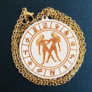 Ikrek horoszkópos nyaklánc � natúr fa medál, 18K aranyozott nemesacél lánccal - ékszer - nyaklánc - medálos nyaklánc - Meska.hu