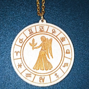 Szűz horoszkópos nyaklánc � natúr fa medál, 18K aranyozott nemesacél lánccal - ékszer - nyaklánc - medálos nyaklánc - Meska.hu