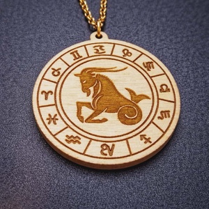 Bak horoszkópos nyaklánc � natúr fa medál, 18K aranyozott nemesacél lánccal - ékszer - nyaklánc - medálos nyaklánc - Meska.hu