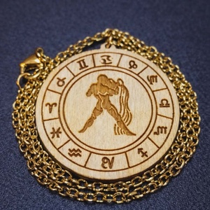 Vízöntő horoszkópos nyaklánc � natúr fa medál, 18K aranyozott nemesacél lánccal - ékszer - nyaklánc - medálos nyaklánc - Meska.hu