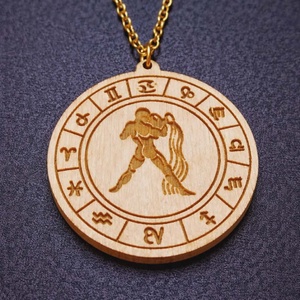Vízöntő horoszkópos nyaklánc � natúr fa medál, 18K aranyozott nemesacél lánccal - ékszer - nyaklánc - medálos nyaklánc - Meska.hu