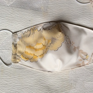 Bézsvirágos textil maszk - ruha & divat - maszk, arcmaszk - női - Meska.hu