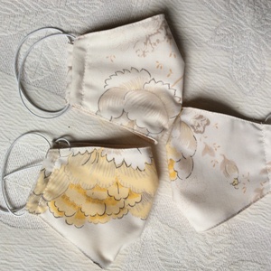 Bézsvirágos textil maszk - ruha & divat - maszk, arcmaszk - női - Meska.hu