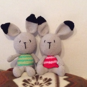 Horgolt nyuszi pár - játék & sport - plüssállat & játékfigura - más figura - Meska.hu
