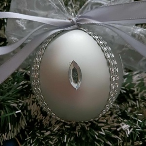 Ezüst,diszitett gömb - karácsony - karácsonyi lakásdekoráció - karácsonyfadíszek - Meska.hu Ezüst,diszitett gömb - karácsony - karácsonyi lakásdekoráció - karácsonyfadíszek - Meska.hu