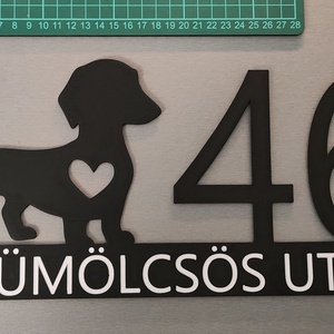 Egyedi tacskós házszámtábla tacskó - otthon & életmód - ház & kert - házszám - Meska.hu