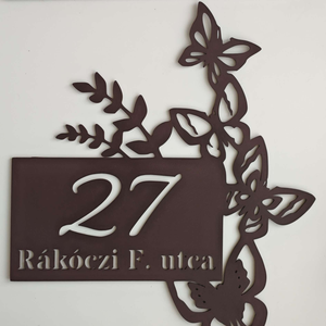Egyedi pillangós házszámtábla - lepkés kültéri házszám, nőies természetes design, UV-álló - otthon & életmód - ház & kert - házszám - Meska.hu