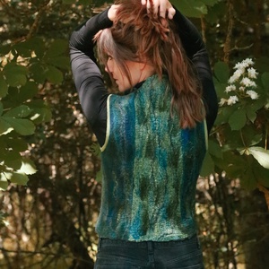 Kaméleon zöld selyem-nemez mellény - ruha & divat - női ruha - mellény - Meska.hu