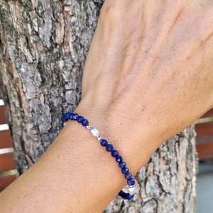 Deep Blue 4mm-es Lapis Lazuli- tegyésztett igazgyöngy karkötő - ékszer - karkötő - gyöngyös karkötő - Meska.hu