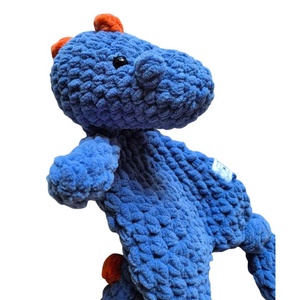 Plüss horgolt dinó alvótárs - játék & sport - plüssállat & játékfigura - plüss dínók - Meska.hu