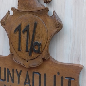 lovas házszámtábla fatábla  lovaskép falikép fafaragás  lovas  ajándéktárgyak lovastermékek lovaglás, Otthon & Életmód, Ház & Kert, Házszám, , MESKA