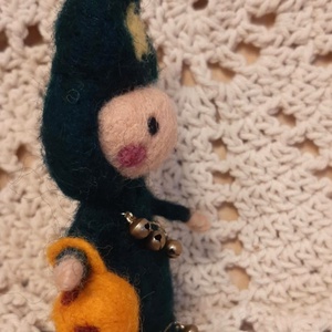 Tűnemez karácsonyfa manó száncsengőkkel - otthon & életmód - dekoráció - manók - Meska.hu