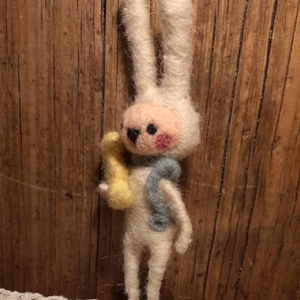 Tűnemez nyuszi holddal - otthon & életmód - dekoráció - manók - Meska.hu